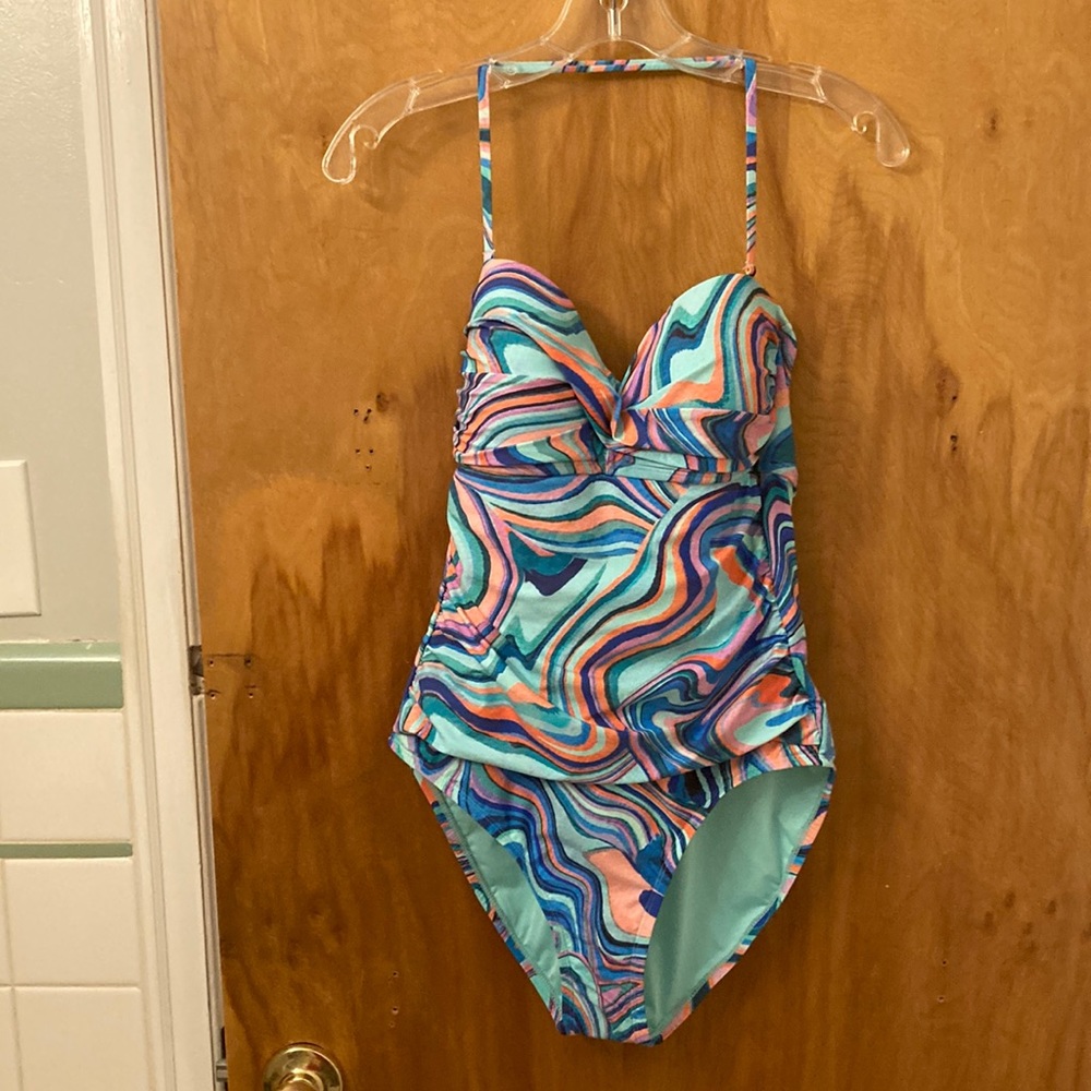 NWT La Blanca Women’s Cove Twist Bandeau One Piece Bathing Suit